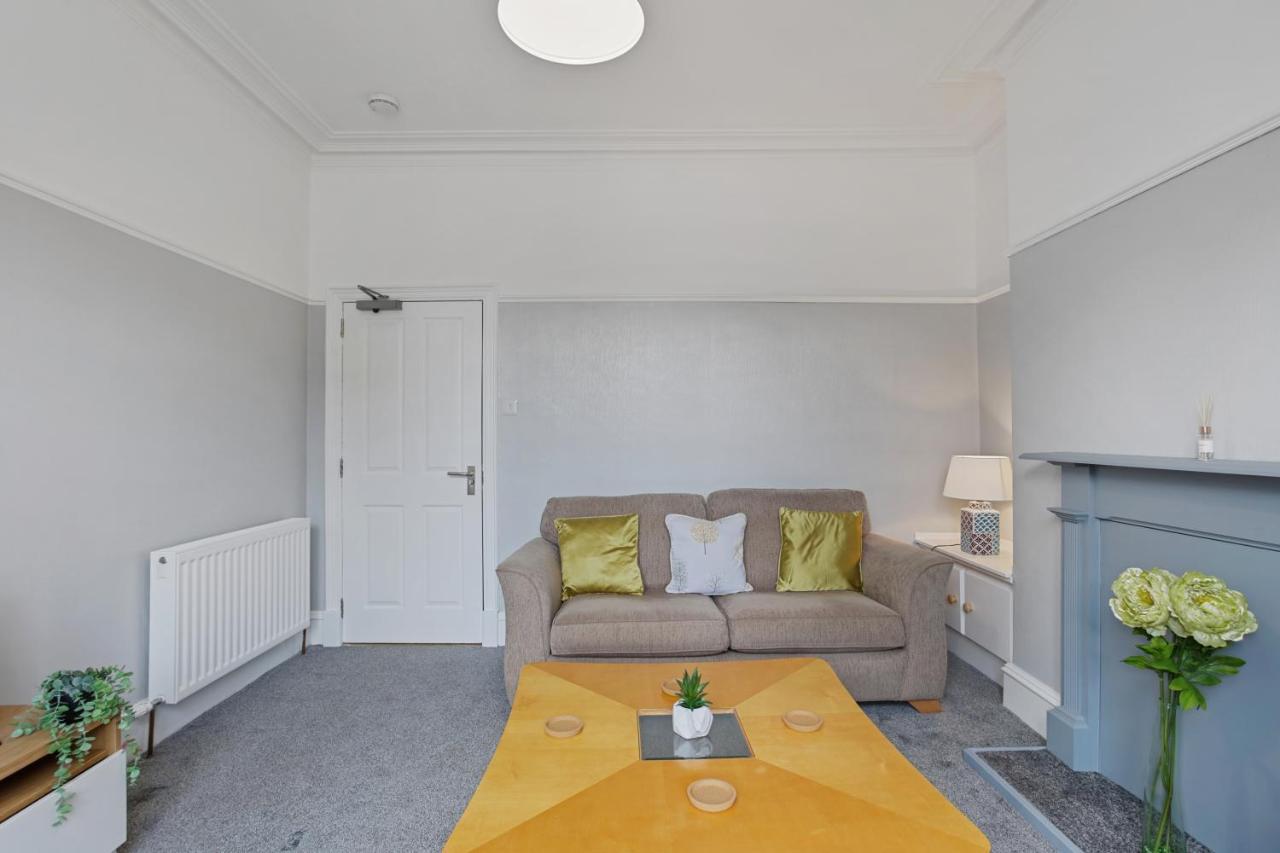 Lovely 3 Bedroom Apartment In Aberdeen Centre Exterior foto